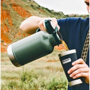 Stanley Classic Easy Pour Growler